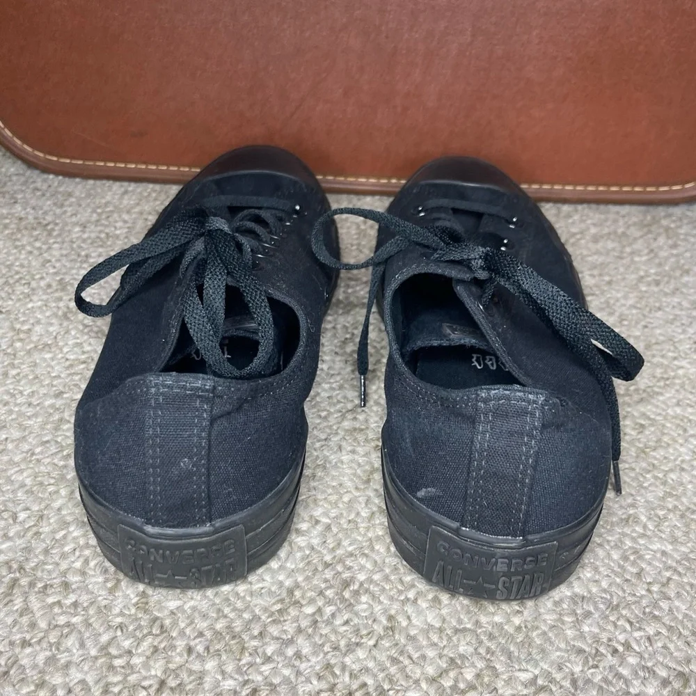 Converse shoes - Picture 8 of 10